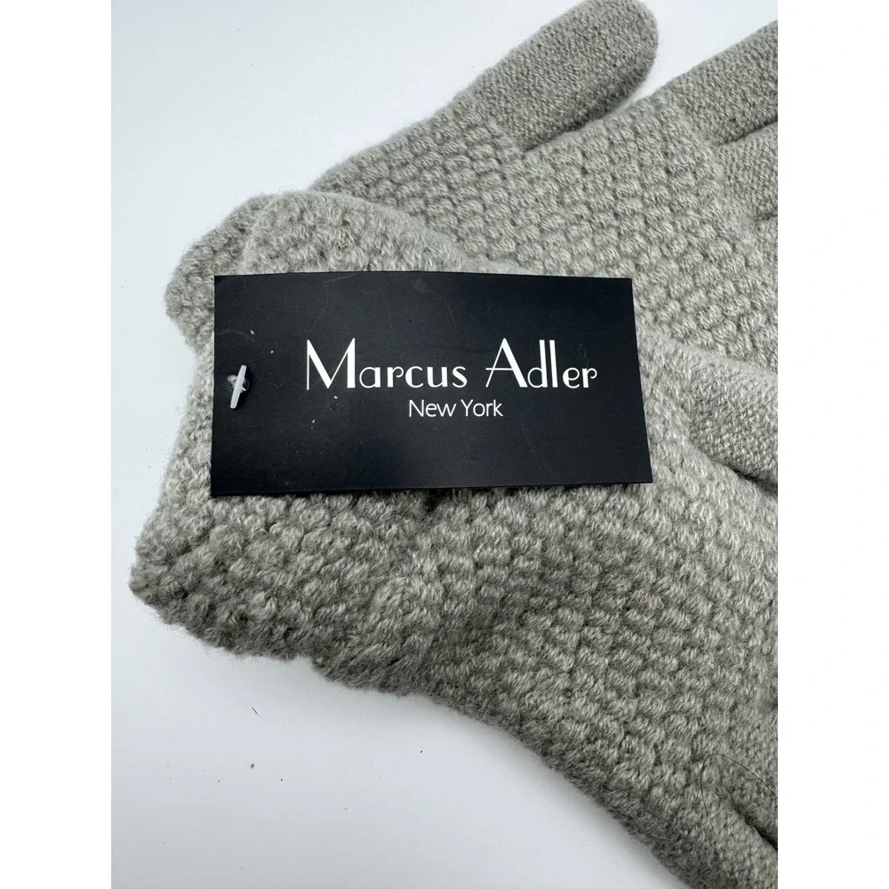 NWT Marcus Adler New York Womens Knit Gloves‎ Light Grey Textured OSFM